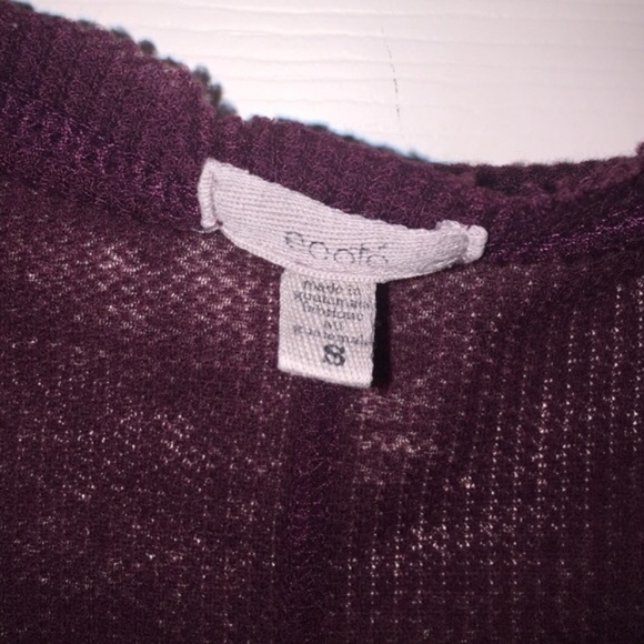 Urban outfitters long sleeve burgundy sweater - Picture 2 of 2